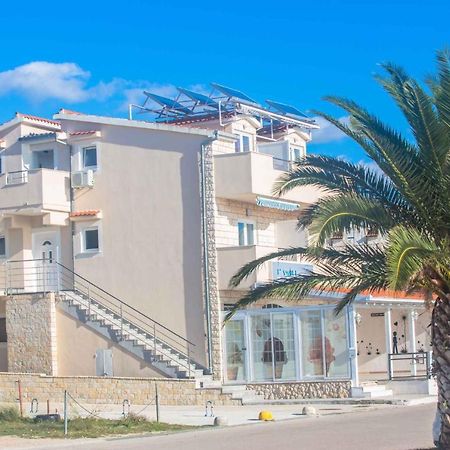 Apartments In Rogoznica 36019 Luaran gambar