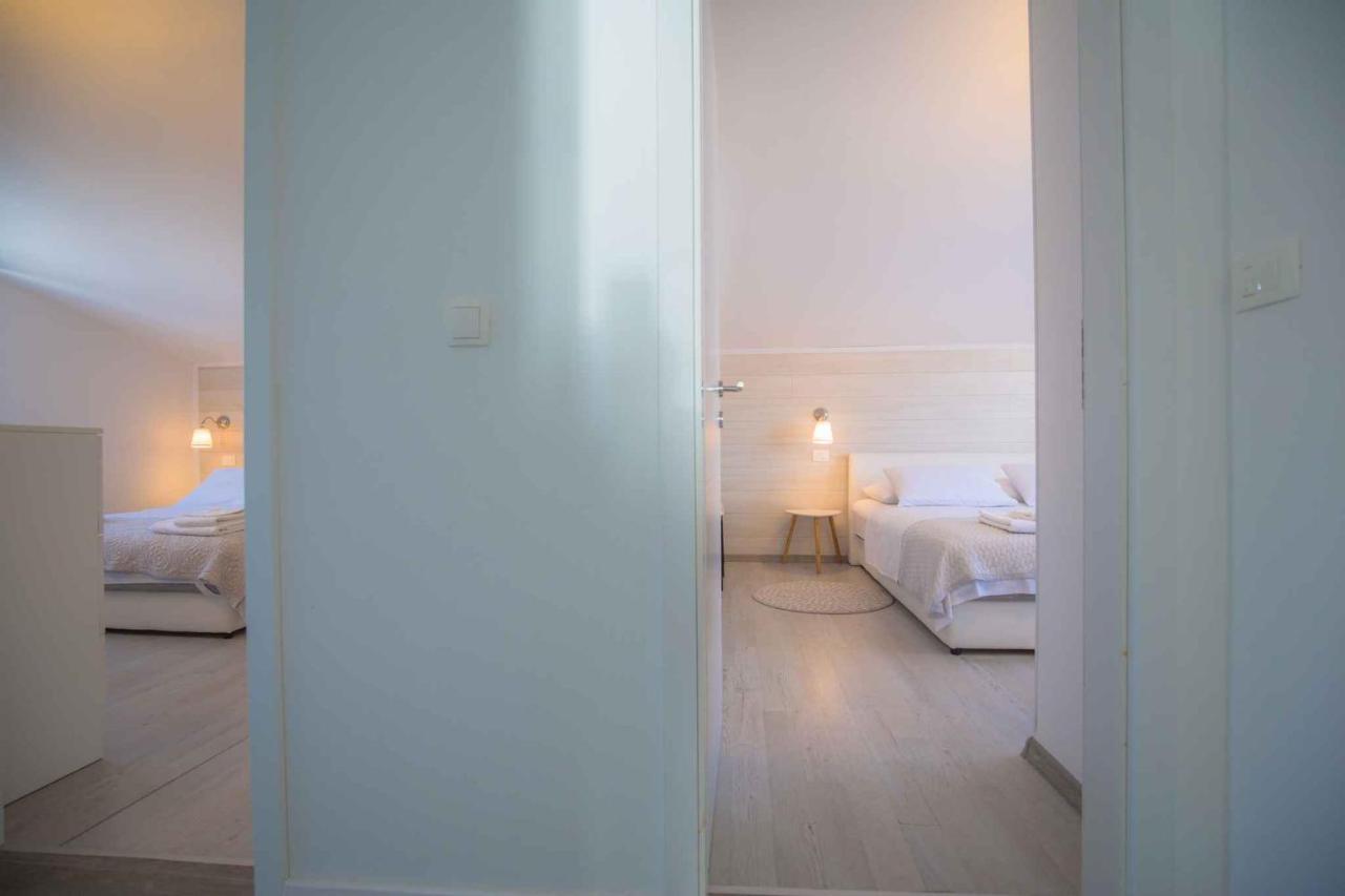 Apartments In Rogoznica 36019 Luaran gambar