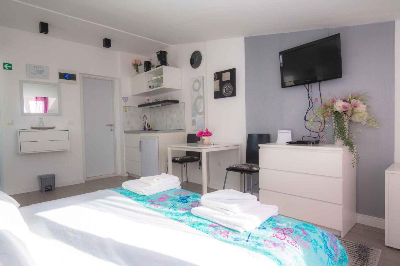 Apartments In Rogoznica 36019 Luaran gambar