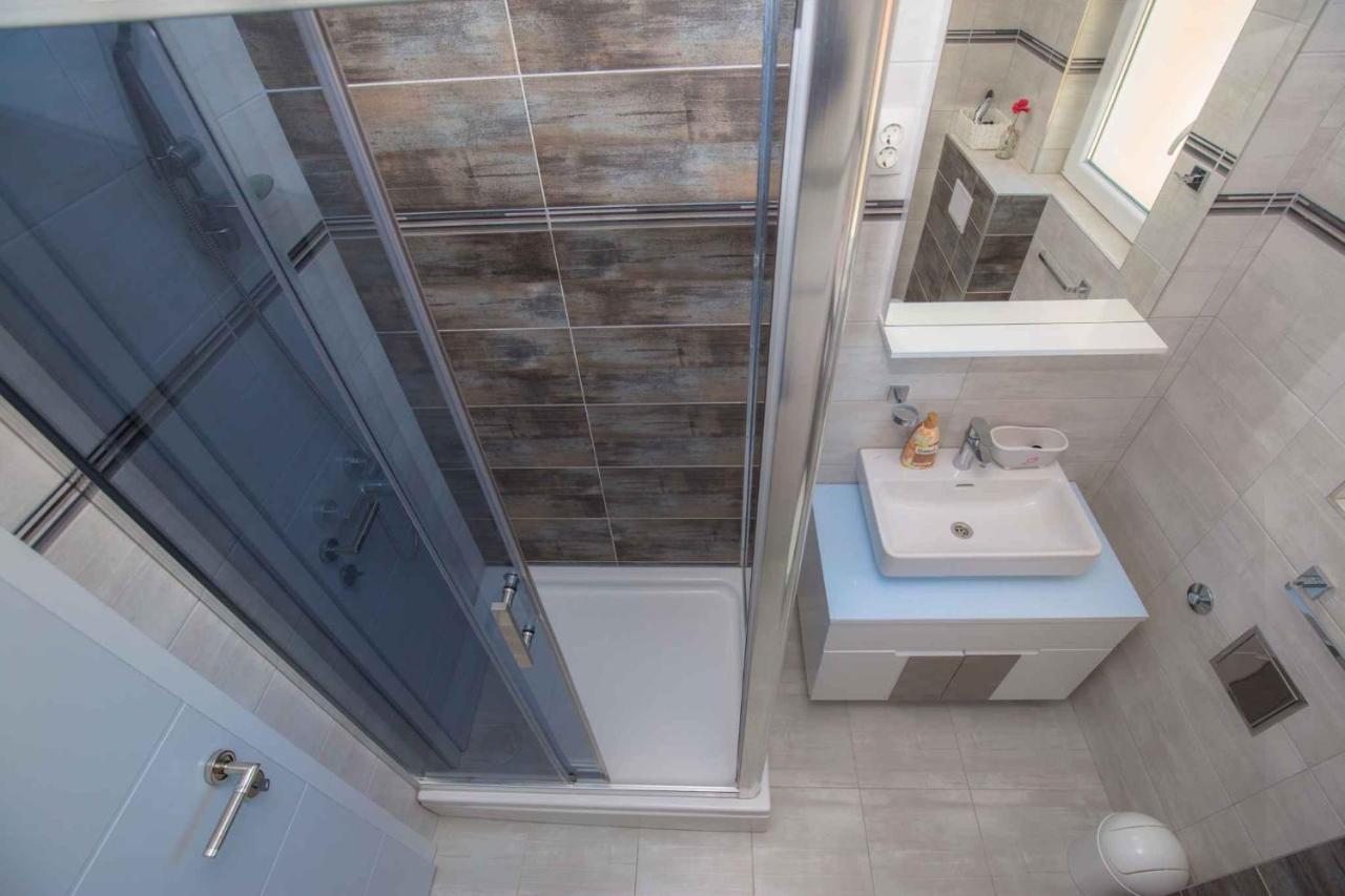 Apartments In Rogoznica 36019 Luaran gambar