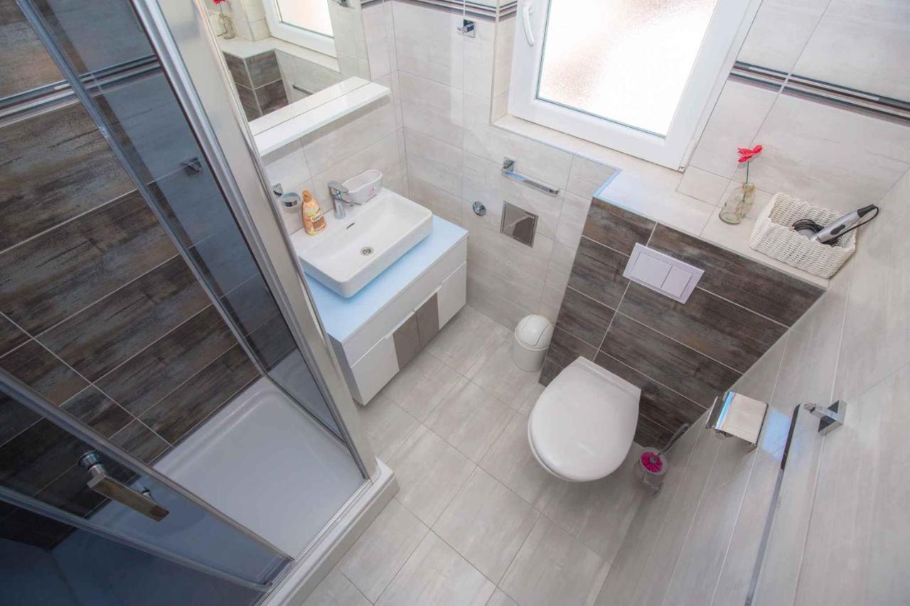 Apartments In Rogoznica 36019 Luaran gambar