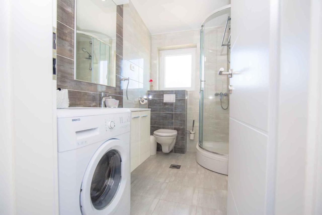 Apartments In Rogoznica 36019 Luaran gambar