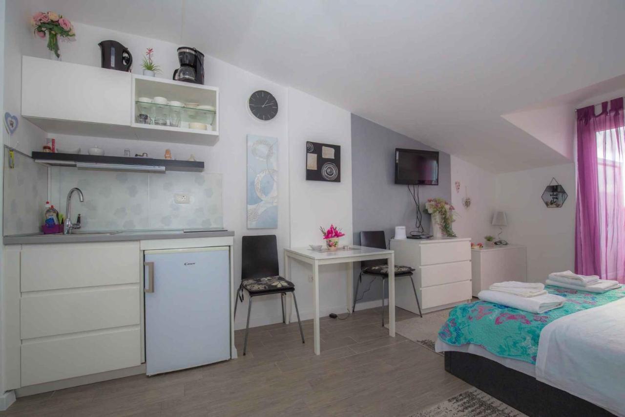 Apartments In Rogoznica 36019 Luaran gambar