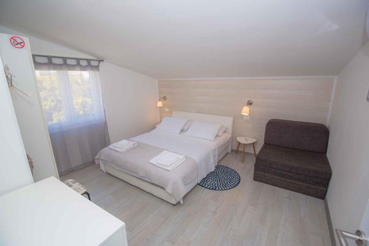 Apartments In Rogoznica 36019 Luaran gambar