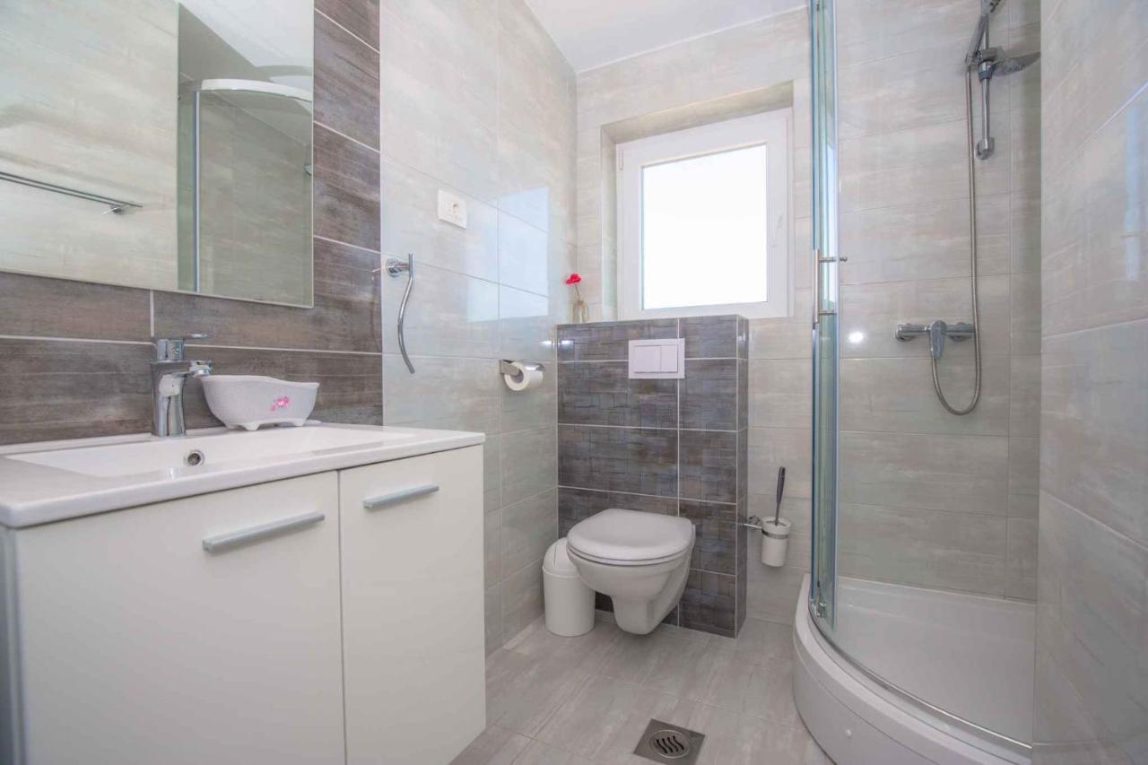 Apartments In Rogoznica 36019 Luaran gambar