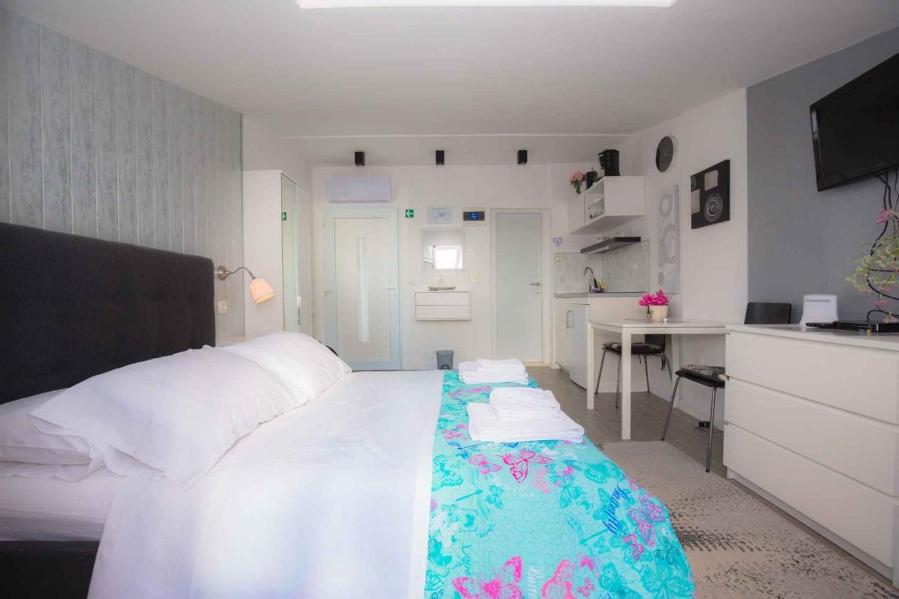 Apartments In Rogoznica 36019 Luaran gambar
