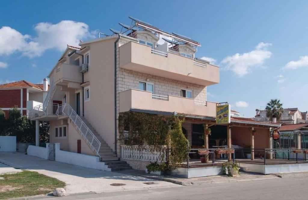 Apartments In Rogoznica 36019 Luaran gambar