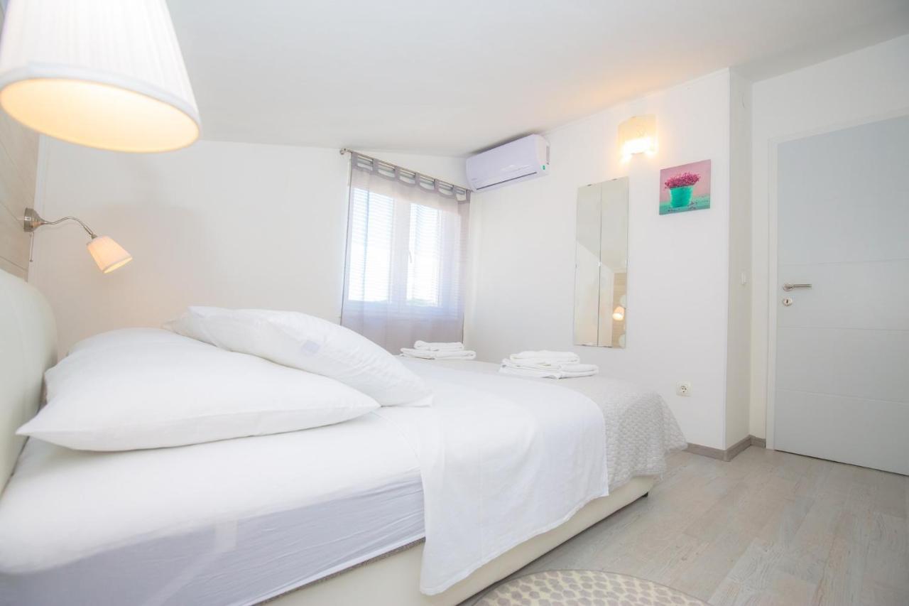 Apartments In Rogoznica 36019 Luaran gambar